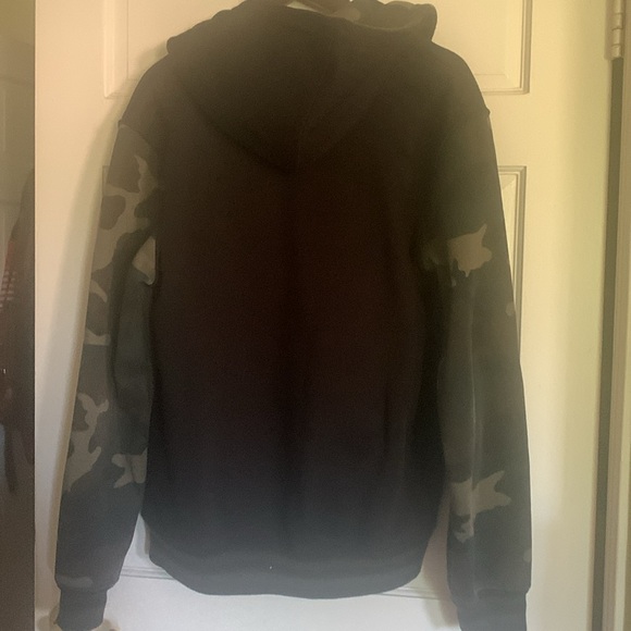 Victorious hoodie jacket with camouflage sleeves and waist.  Size Large. - Picture 2 of 5
